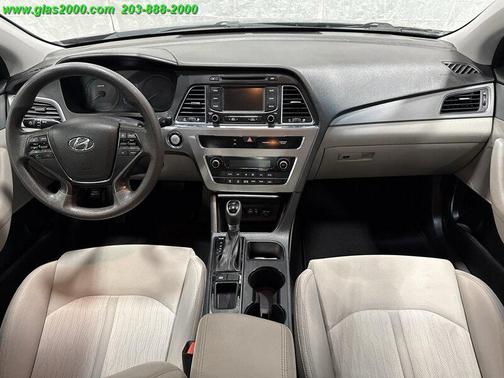 2016 Hyundai SONATA Hybrid SE