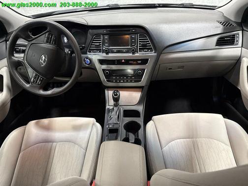 2016 Hyundai SONATA Hybrid SE