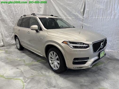 2016 Volvo XC90 T6 Momentum