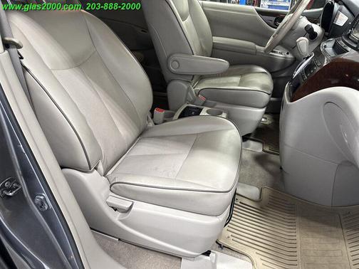 2015 Nissan Quest SV