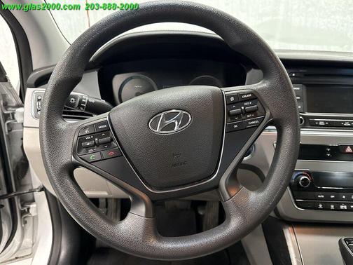 2016 Hyundai SONATA Hybrid SE