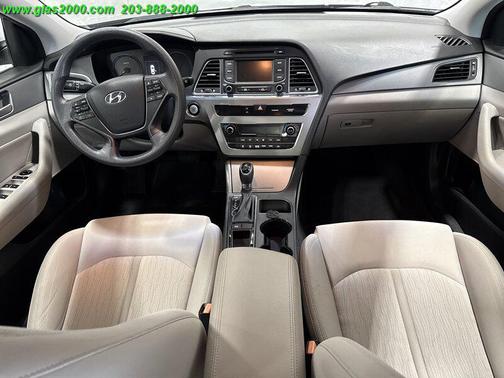 2016 Hyundai SONATA Hybrid SE