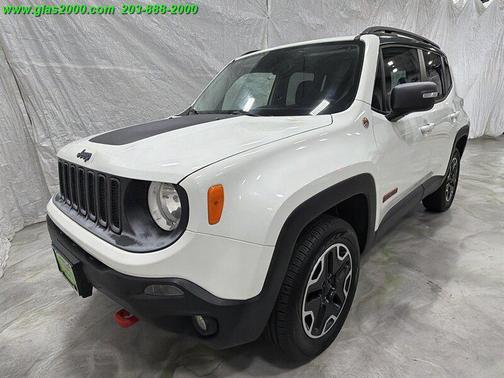 Alpine White 2016 Jeep Renegade Trailhawk