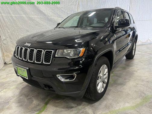 Diamond Black Crystal Pearlcoat 2021 Jeep Grand Cherokee Laredo
