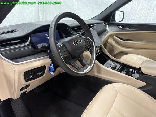 Bright White Clearcoat 2023 Jeep Grand Cherokee L Limited