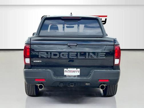 Crystal Black Pearl 2024 Honda Ridgeline RTL
