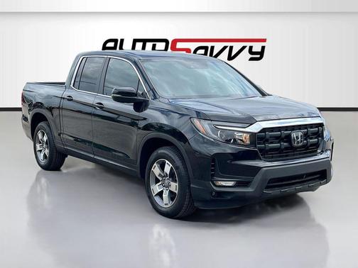 Crystal Black Pearl 2024 Honda Ridgeline RTL