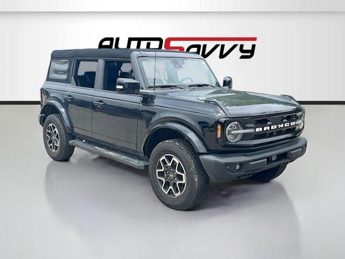 Shadow Black 2024 Ford Bronco Outer Banks