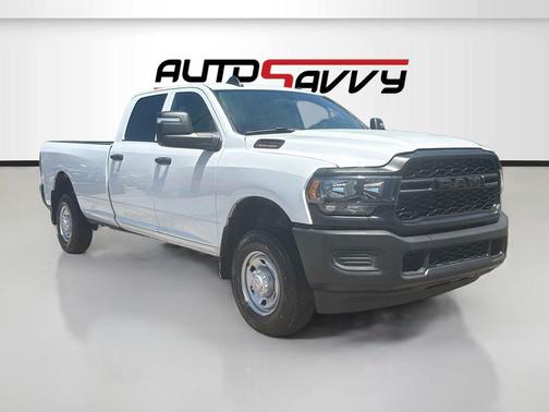 Bright White Clearcoat 2024 RAM 2500 Tradesman Crew Cab 4x4 8' Box