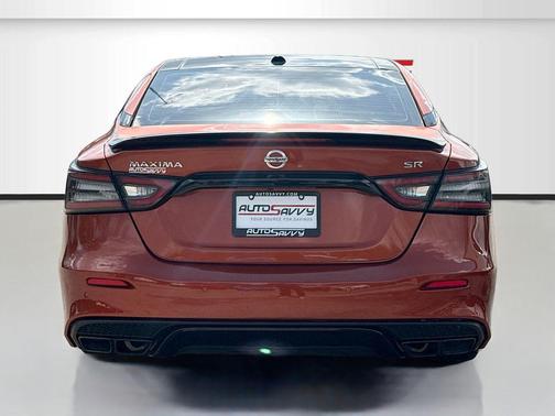 Sunset Drift Chromaflair 2022 Nissan Maxima SR Xtronic CVT