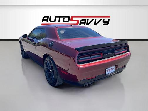 Octane Red Pearlcoat 2021 Dodge Challenger SXT