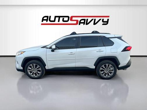 Wind Chill Pearl 2025 Toyota RAV4 XLE Premium