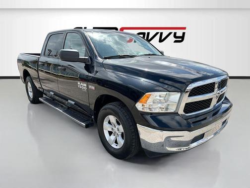 Diamond Black Crystal Pearlcoat 2021 RAM 1500 Classic SLT
