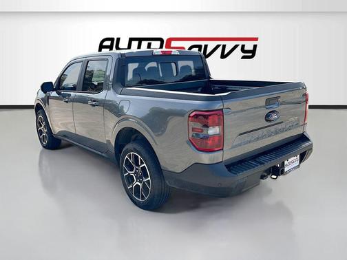 Carbonized Gray Metallic 2025 Ford Maverick Lariat