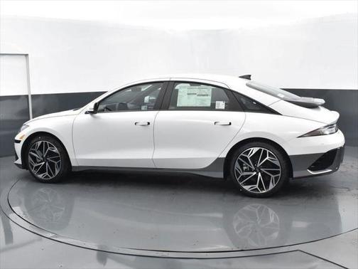 2025 Hyundai IONIQ 6 SE