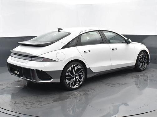 2025 Hyundai IONIQ 6 SE