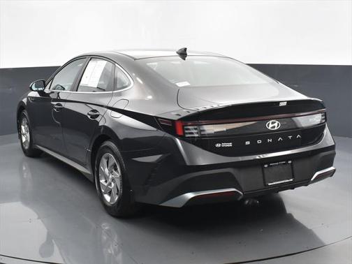 2025 Hyundai SONATA SE