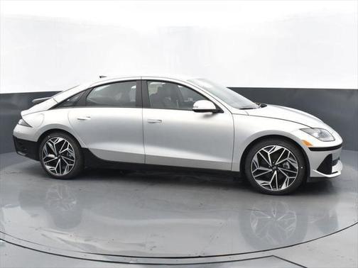 2025 Hyundai IONIQ 6 SE