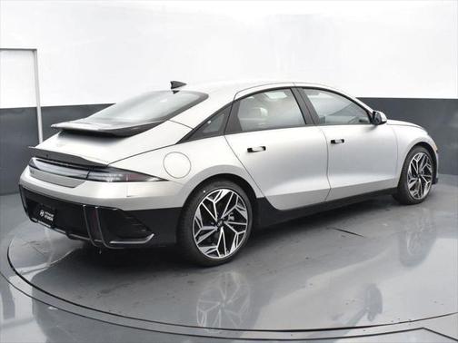 2025 Hyundai IONIQ 6 SE