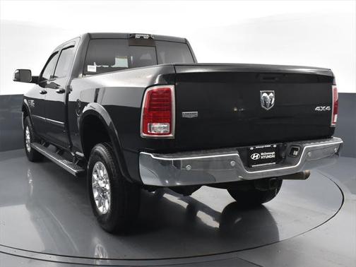 2018 RAM 2500 Laramie Crew Cab 4x4 6'4' Box