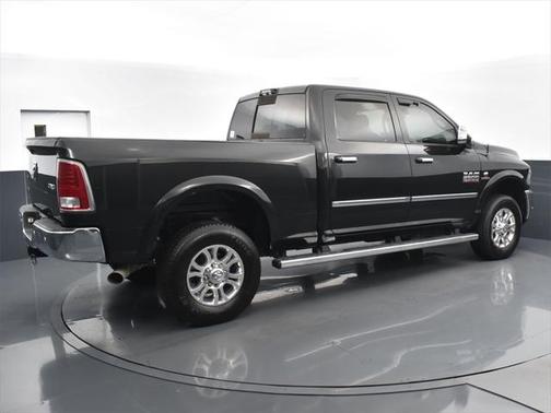 2018 RAM 2500 Laramie Crew Cab 4x4 6'4' Box