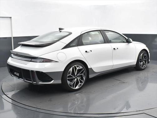 2025 Hyundai IONIQ 6 SE