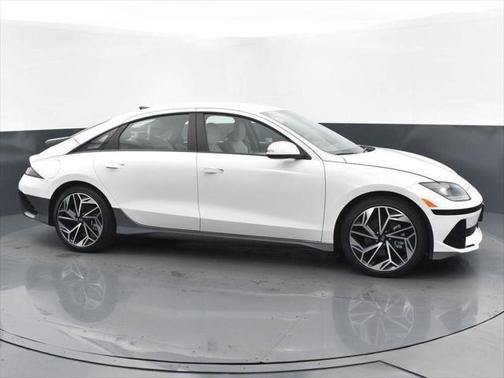 2025 Hyundai IONIQ 6 SE