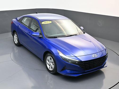 2023 Hyundai ELANTRA SE