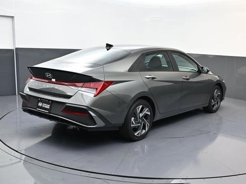 2025 Hyundai ELANTRA HEV SEL Sport