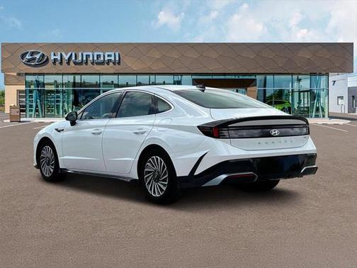 2025 Hyundai SONATA Hybrid SE