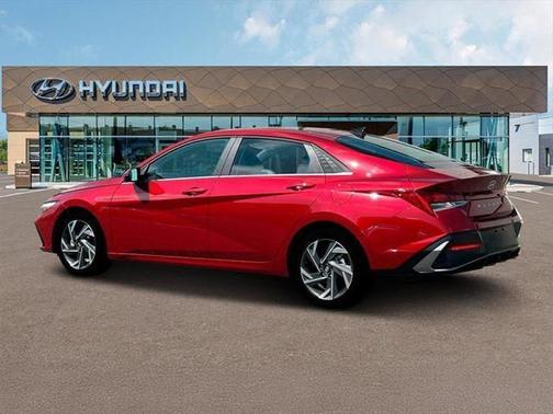 2025 Hyundai ELANTRA Limited
