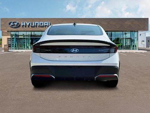 2025 Hyundai SONATA SE