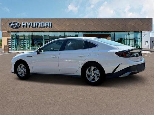 2025 Hyundai SONATA SE
