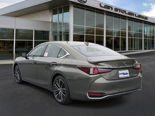2025 Lexus ES 300h Base