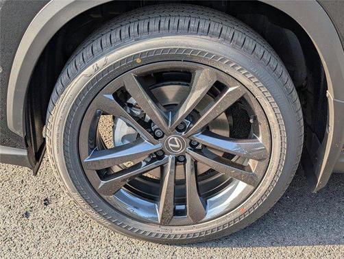 2025 Lexus NX 450h+ Luxury