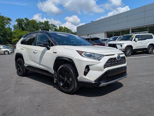 2021 Toyota RAV4 Hybrid SE
