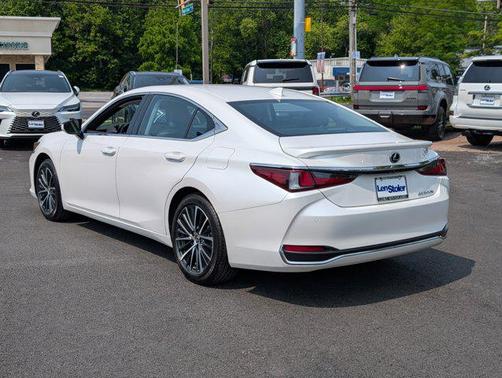 2024 Lexus ES 300h F SPORT Design
