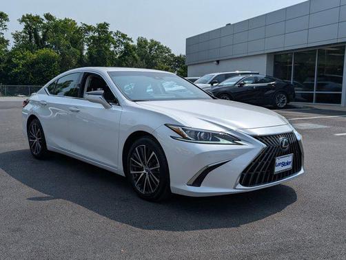 2024 Lexus ES 300h F SPORT Design