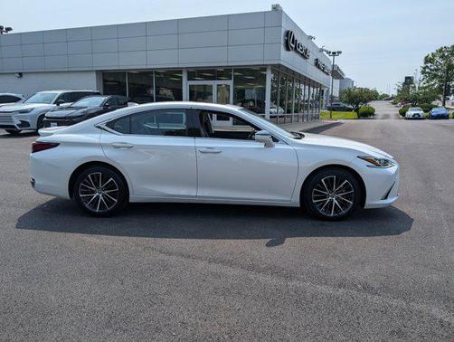 2024 Lexus ES 300h F SPORT Design