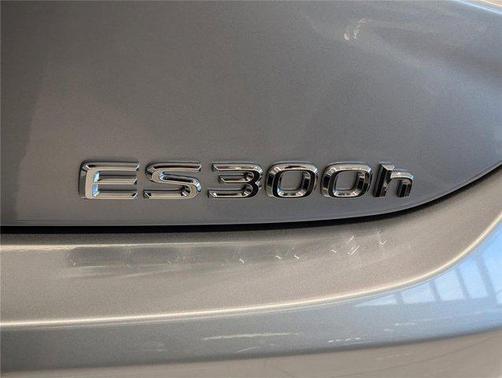 2025 Lexus ES 300h Base