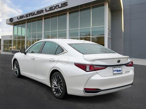 2025 Lexus ES 300h Luxury