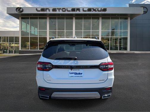 Platinum White Pearl 2023 Honda Pilot Touring 8-Passenger