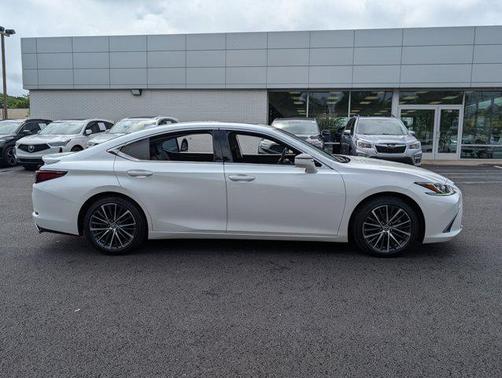 2022 Lexus ES 350 Base