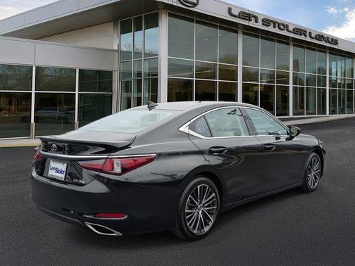 2022 Lexus ES 350 Base