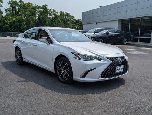 2022 Lexus ES 300h Base