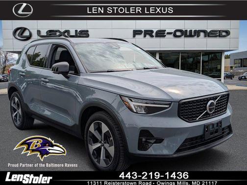 2023 Volvo XC40 B5 Ultimate Dark Theme