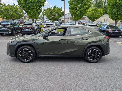 Nori Green Pearl 2024 Lexus UX 250h Base