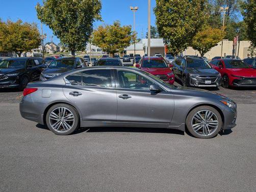 2016 INFINITI Q50 Hybrid Base