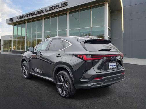 2022 Lexus NX 450h+ Luxury