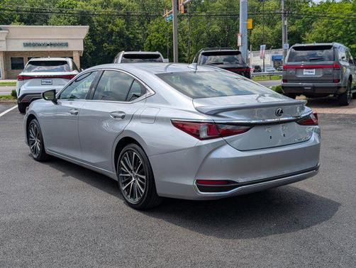 2023 Lexus ES 250 Base